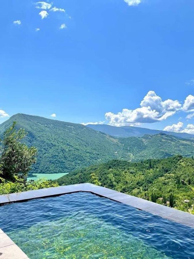Guest House Lailashi Surmushi Ngoại thất bức ảnh