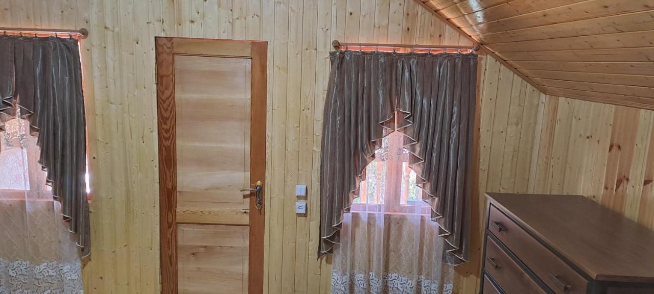 Guest House Lailashi Surmushi Ngoại thất bức ảnh