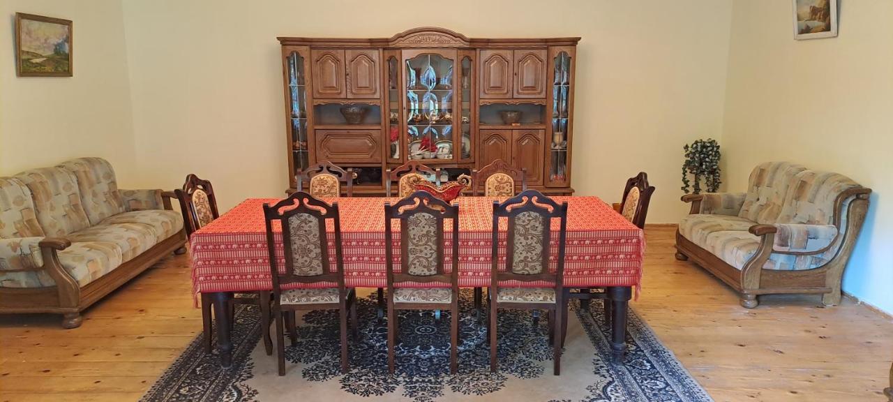 Guest House Lailashi Surmushi Ngoại thất bức ảnh